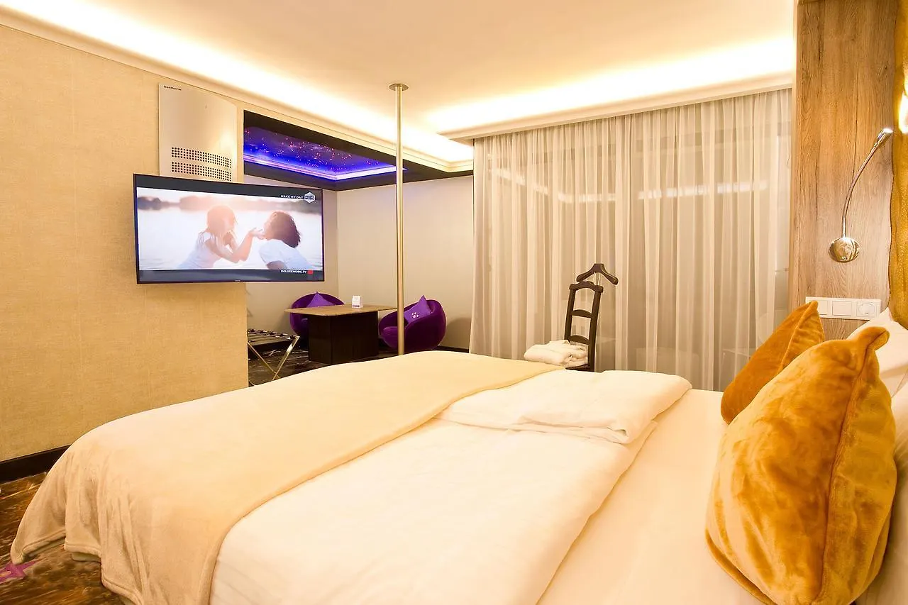 Plaza Inn Stays Design Dortmund